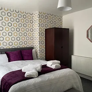Apartment Luxury Spacious 2 Bedroom Home., Liverpool